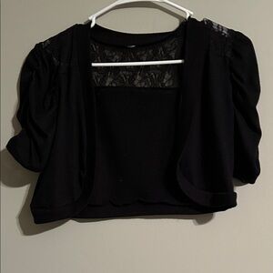 Elegant Black Lace Women's Shrug